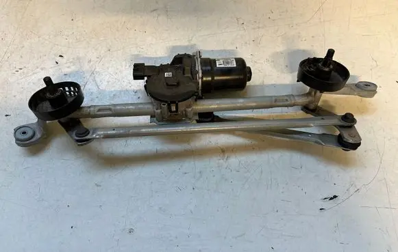 Nissan Juke II F16 Front wiper linkage and motor W158616