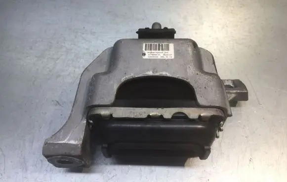 Mini One - Cooper Coupe R56 Engine mount bracket 677864501 68623513 G2005000