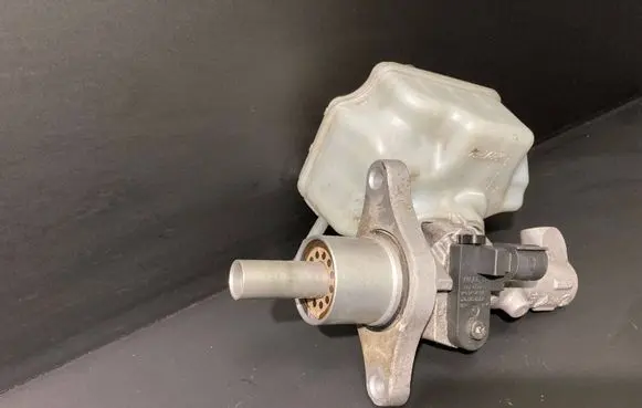Volkswagen Caddy Master brake cylinder 1K1611301D 03350886321 1K0945459A