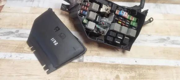 Fuse box set
