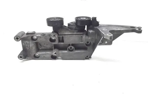 Volvo XC90 Engine mounting bracket 30757168