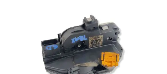 Chevrolet Trax Rear door lock 