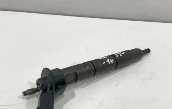 Fuel injector