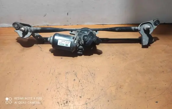 Front wiper linkage and motor