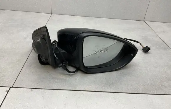 Volkswagen Scirocco Front door electric wing mirror 