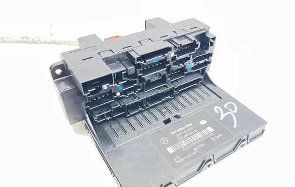 Mercedes-Benz CLC CL203 Fuse module 2035454901 5DK00848516