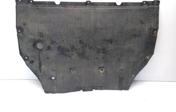 Porsche Cayenne (9Y0 9Y3) Engine splash shield/under tray 4M0825235A