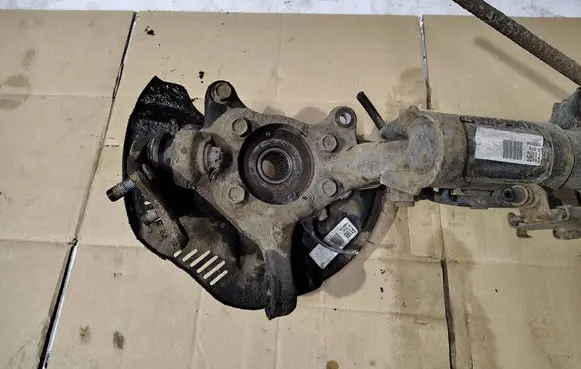Toyota Auris 150 Front wheel hub spindle knuckle