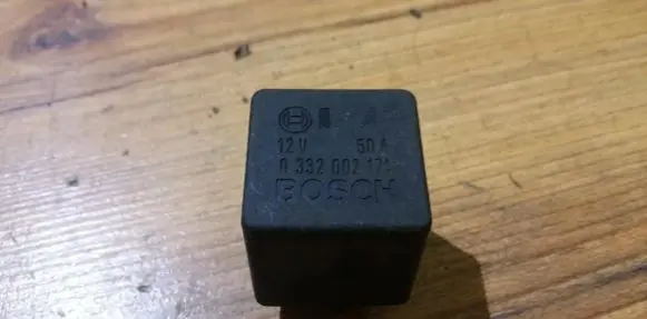 Mercedes-Benz E W124 Other relay 0332002171 085