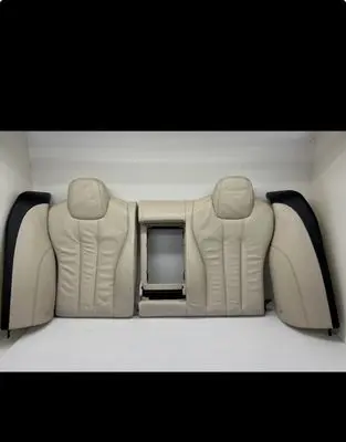 BMW 6 F06 Gran coupe Rear seat 