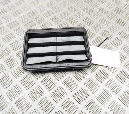 BMW X3 G01 Quarter panel pressure vent 9176945