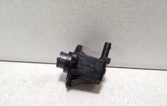 Ford Kuga II Turbo solenoid valve CJ5G9U465BA 70461501