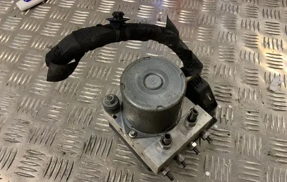 Citroen C5 ABS Pump 9663887780