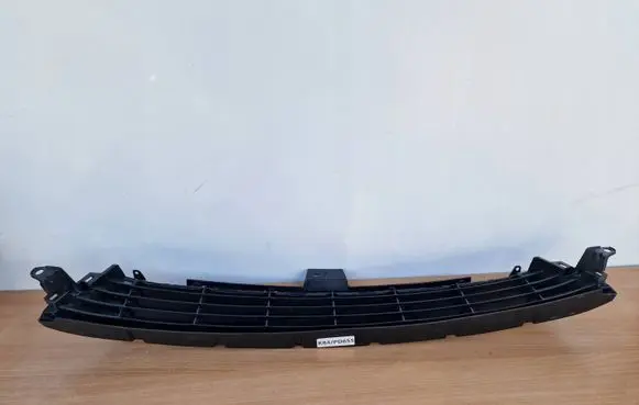 Toyota Auris E180 Front bumper lower grill 53112-02670