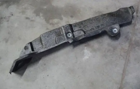 Audi A6 S6 C6 4F Fender foam support/seal 4F0821111