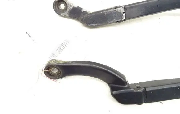 Audi A4 S4 B6 8E 8H Front wiper blade arm