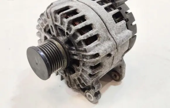 Audi A4 S4 B9 Generator/alternator 04L903024A