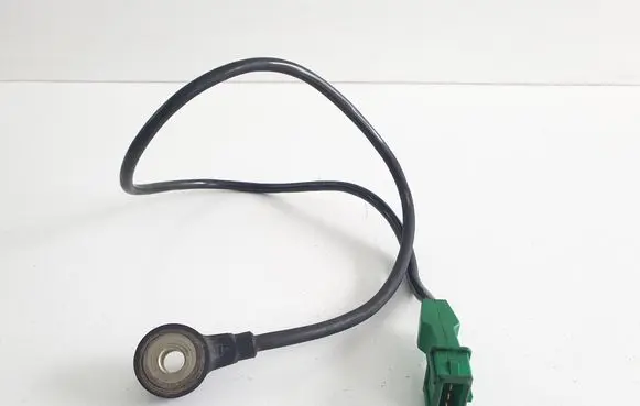 Volkswagen Touareg I Detonation knock sensor 054905377H