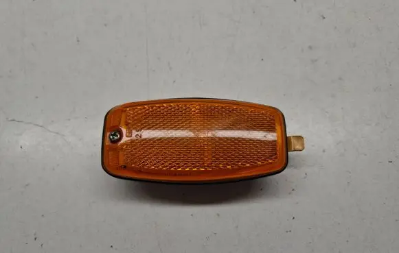 Front fender indicator light