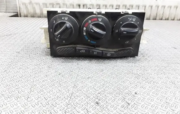Mercedes-Benz A W168 Climate control unit 1688300485
