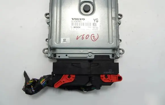 Volvo V60 Engine control unit/module 31336983 1039S50500 0281018414