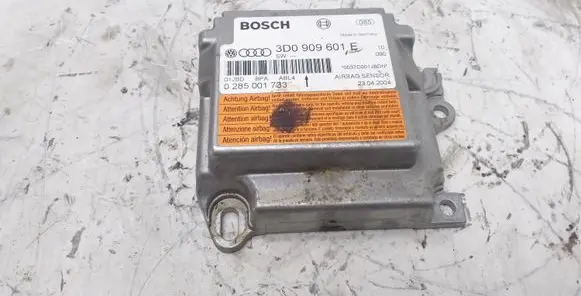 Volkswagen Touareg I Airbag control unit/module 3D0909601E 0285001733