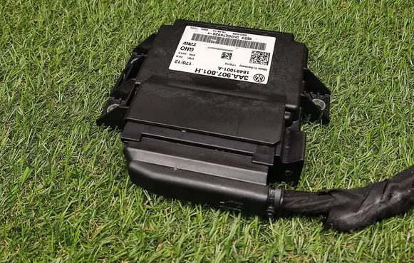 Volkswagen PASSAT CC Hand brake control module 3AA907801H KN00278928 18491001A