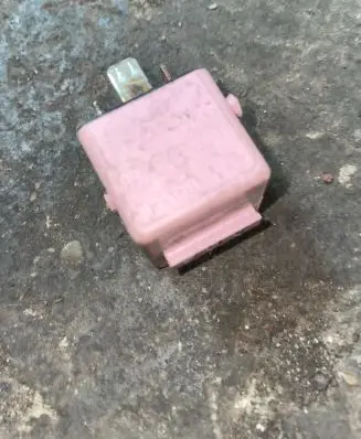 BMW 5 E39 Other relay 8365326
