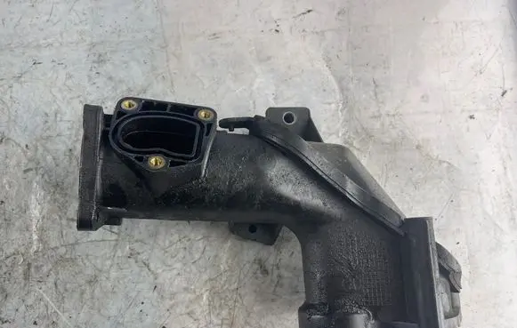 Jeep Grand Cherokee (WK) Air intake duct part A6420901037
