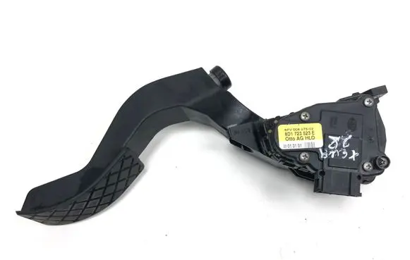 Audi A6 S6 C5 4B Accelerator throttle pedal 8D1723523E