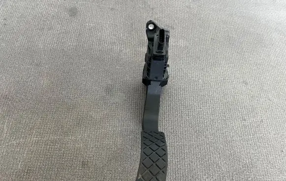 Audi Q5 SQ5 FY Accelerator throttle pedal 8W1723523 261017115636