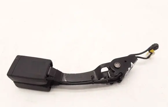 Middle seatbelt buckle (rear)