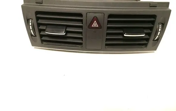 Mercedes-Benz C W204 Dash center air vent grill A2048307254