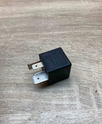 Volkswagen PASSAT B6 Other relay 3D0951253A V23134B59X418 433