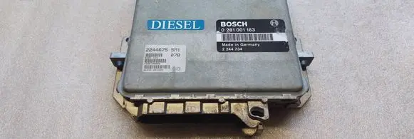 BMW 5 E34 Engine control unit/module 0281001163 2244734