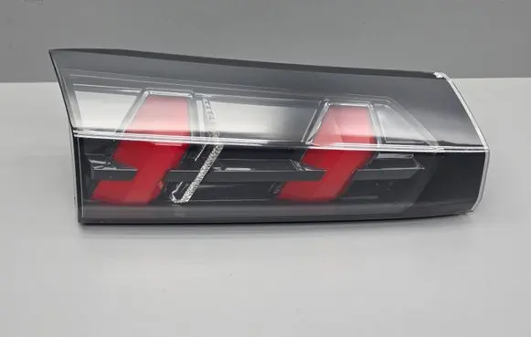 Tailgate rear/tail lights