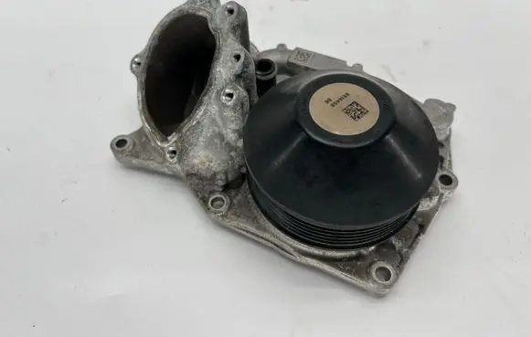 BMW 4 F36 Gran coupe Water pump 8514458