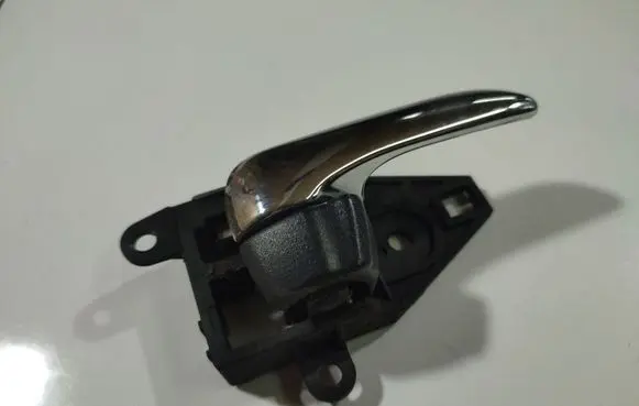 Toyota Avensis Verso Front door interior handle 
