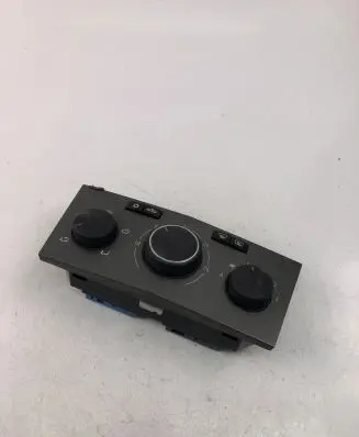 Opel Zafira B Interior fan control switch 13247812