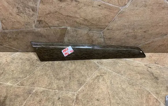 Mercedes-Benz C W204 Dashboard glove box trim A2047200122