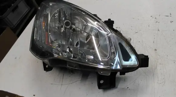 Peugeot Partner Headlight/headlamp 9806306580