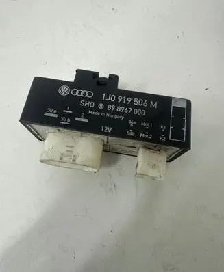 Skoda Fabia Mk2 (5J) Coolant fan relay 1J0919506M 898967000