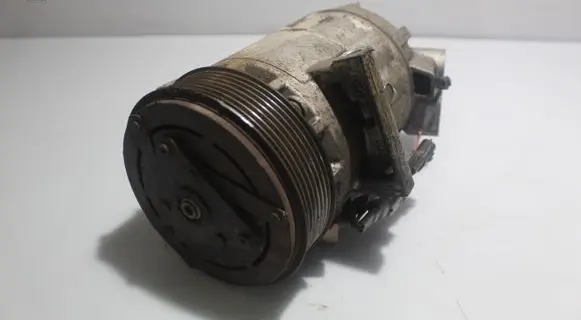 Renault Clio IV Air conditioning (A/C) compressor (pump)