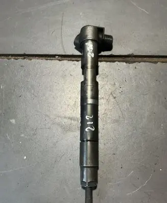 Mercedes-Benz E W212 Fuel injector A6510704987