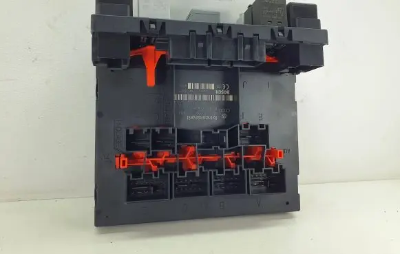 Volkswagen Touran I Comfort/convenience module 3C0937049AD F005V00630 H527S2002