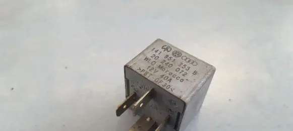 Volkswagen Golf IV Other relay 141951253B