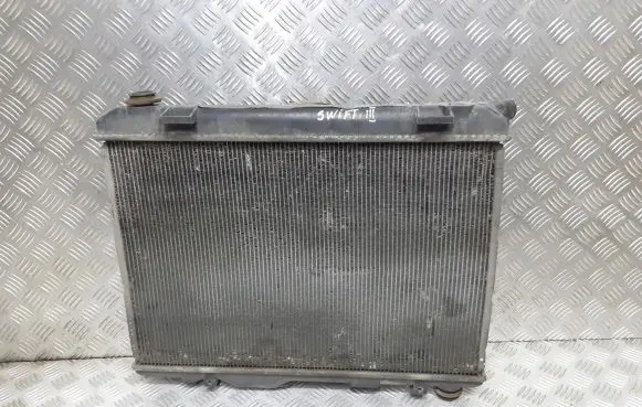 Suzuki Swift I Coolant radiator