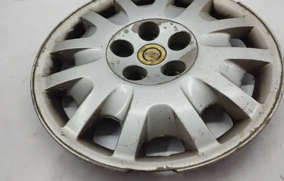Chrysler Voyager R16 wheel hub/cap/trim 04766066AB
