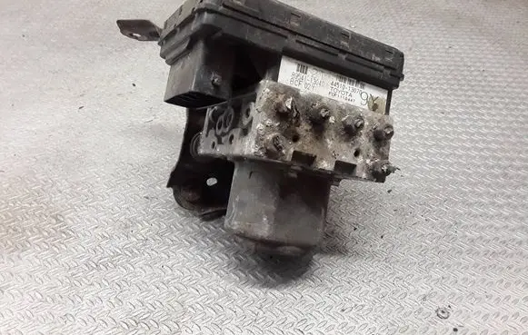 Toyota Corolla Verso E121 ABS Pump 4451013070 FCF1110447 8954113040