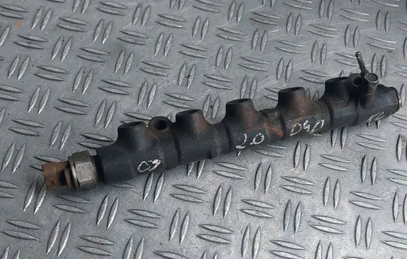 Toyota Corolla E120 E130 Fuel main line pipe 8945812020